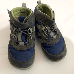 KIDS Merrell Bare Steps Ridge Jr. Hiking Boots